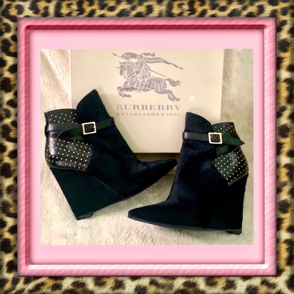 Burberry Shoes - 👑✅PRICE FIRM✅NO OFFERS SUPER SALE!! 👑AUTHENTIC Burberry Wedge Fur Ankle Boots.